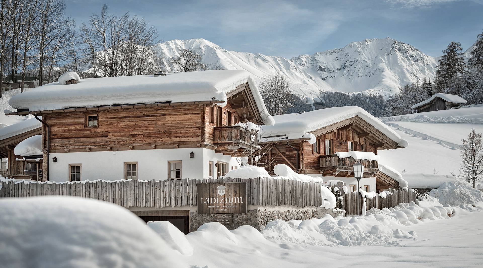 Luxus-Chalets Ladis in Tirol, Familien-Skiurlaub im Hüttendorf Ladizium Skiurlaub in Serfaus-Fiss-Ladis in Tirol im Hüttendorf Ladizium - Chalets in Pistennähe