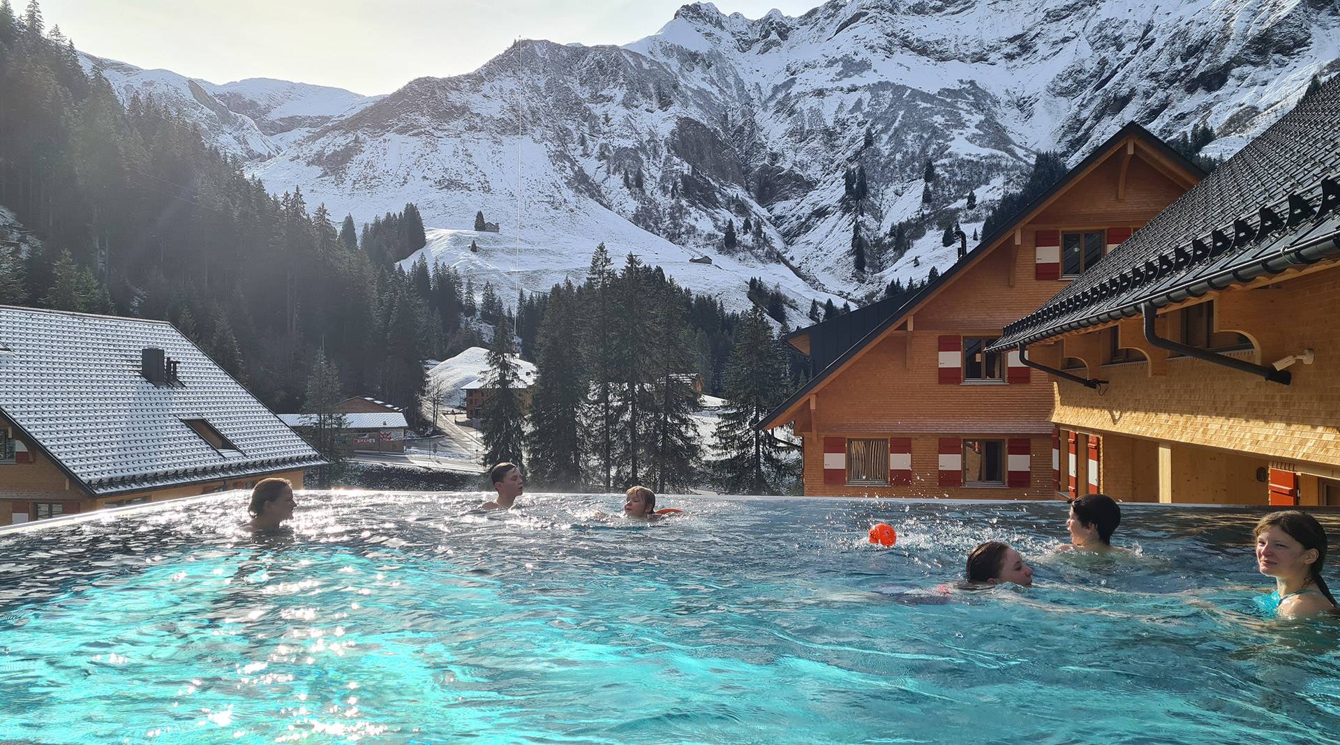 Skiurlaub in Pistennähe im Berghaus Schröcken am Arlberg Bregenzerwald Skiurlaub in Pistennähe im Berghaus Schröcken am Arlberg Bregenzerwald